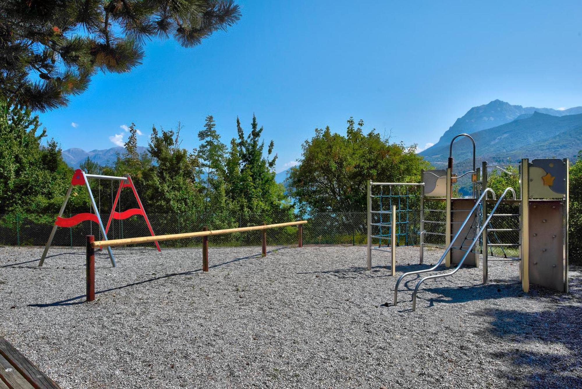 Village Club Les Hyvans Chorges Exterior photo