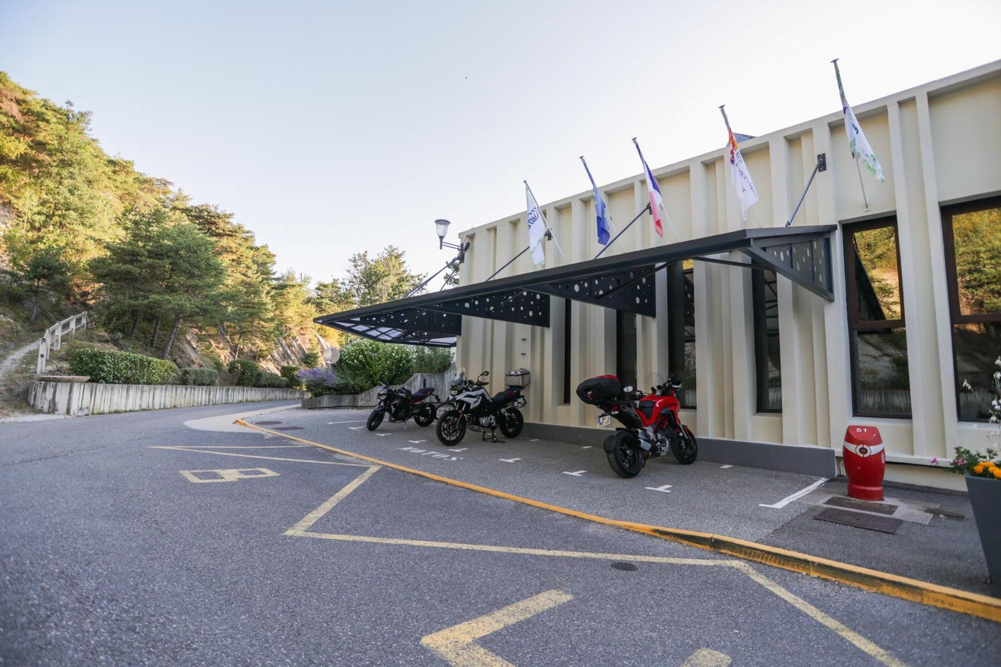 Village Club Les Hyvans Chorges Exterior photo